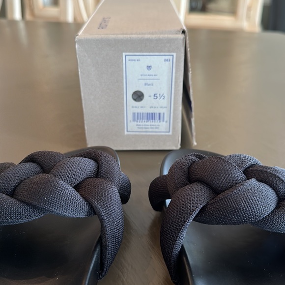 RARE limited edition Rothy’s Black Bubble Slide Size 5.5 - Picture 4 of 4